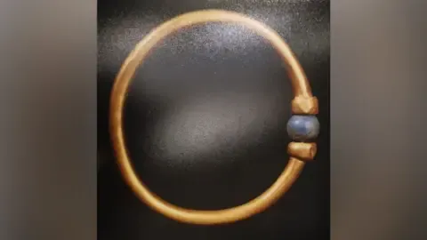 Egyptian Authorities Confirm 3,000-Year-Old Bracelet Has Been Stolen and Melted Down